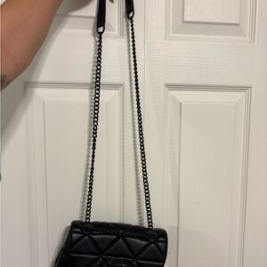 Chic Black Quilted Crossbody Bag